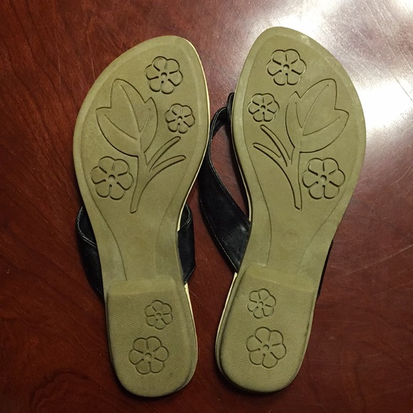 Women’s Sandals, Size 7 - Picture 5 of 6